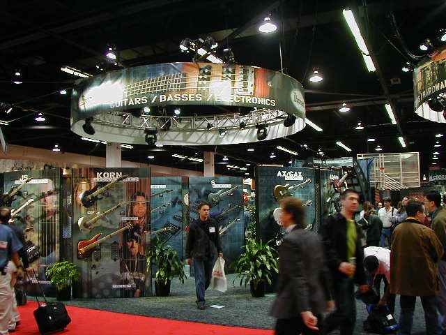 booth1.jpg (137031 bytes)