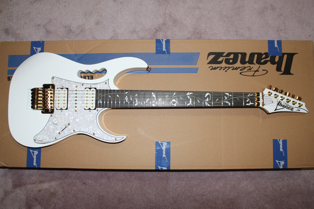 IBANEZ JEM7VPWH JEM PREMIUM STEVE VAI